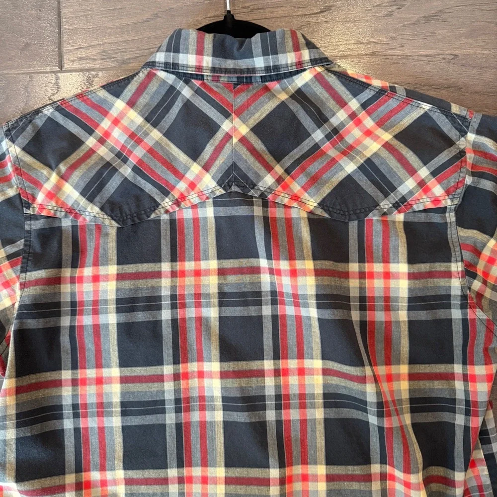 The North Face Men’s Plaid Western Short Sleeve Button-Up – Black Red Cream